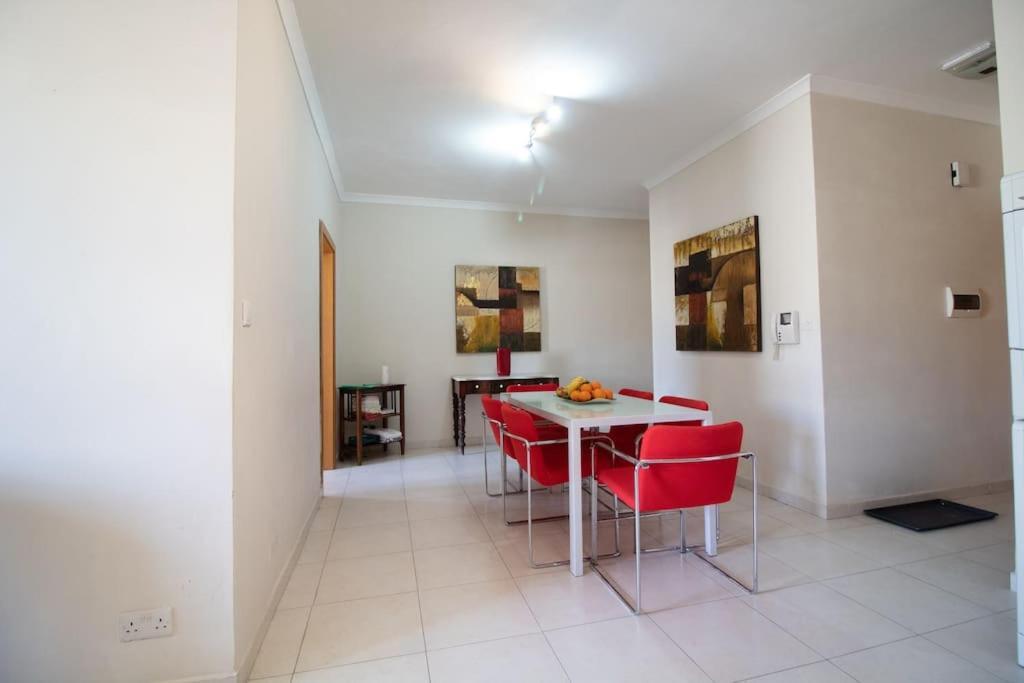 Modern Apt In The Heart Of Maltese Nightlife Saint Julian's Exterior photo