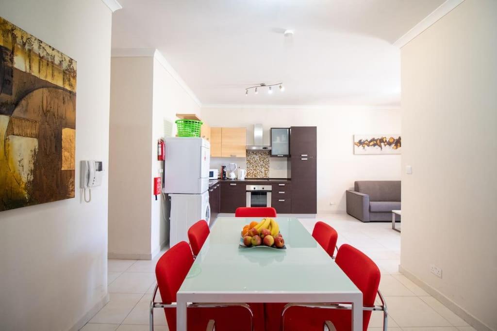 Modern Apt In The Heart Of Maltese Nightlife Saint Julian's Exterior photo