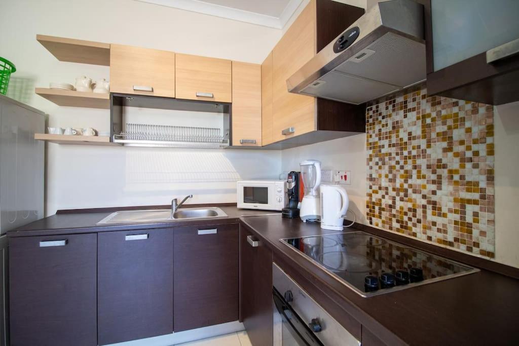 Modern Apt In The Heart Of Maltese Nightlife Saint Julian's Exterior photo