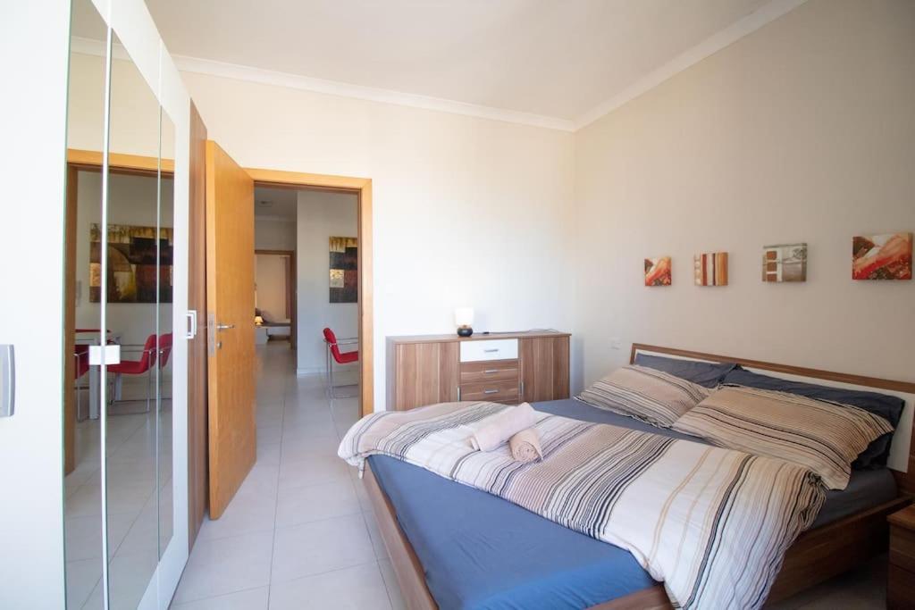 Modern Apt In The Heart Of Maltese Nightlife Saint Julian's Exterior photo